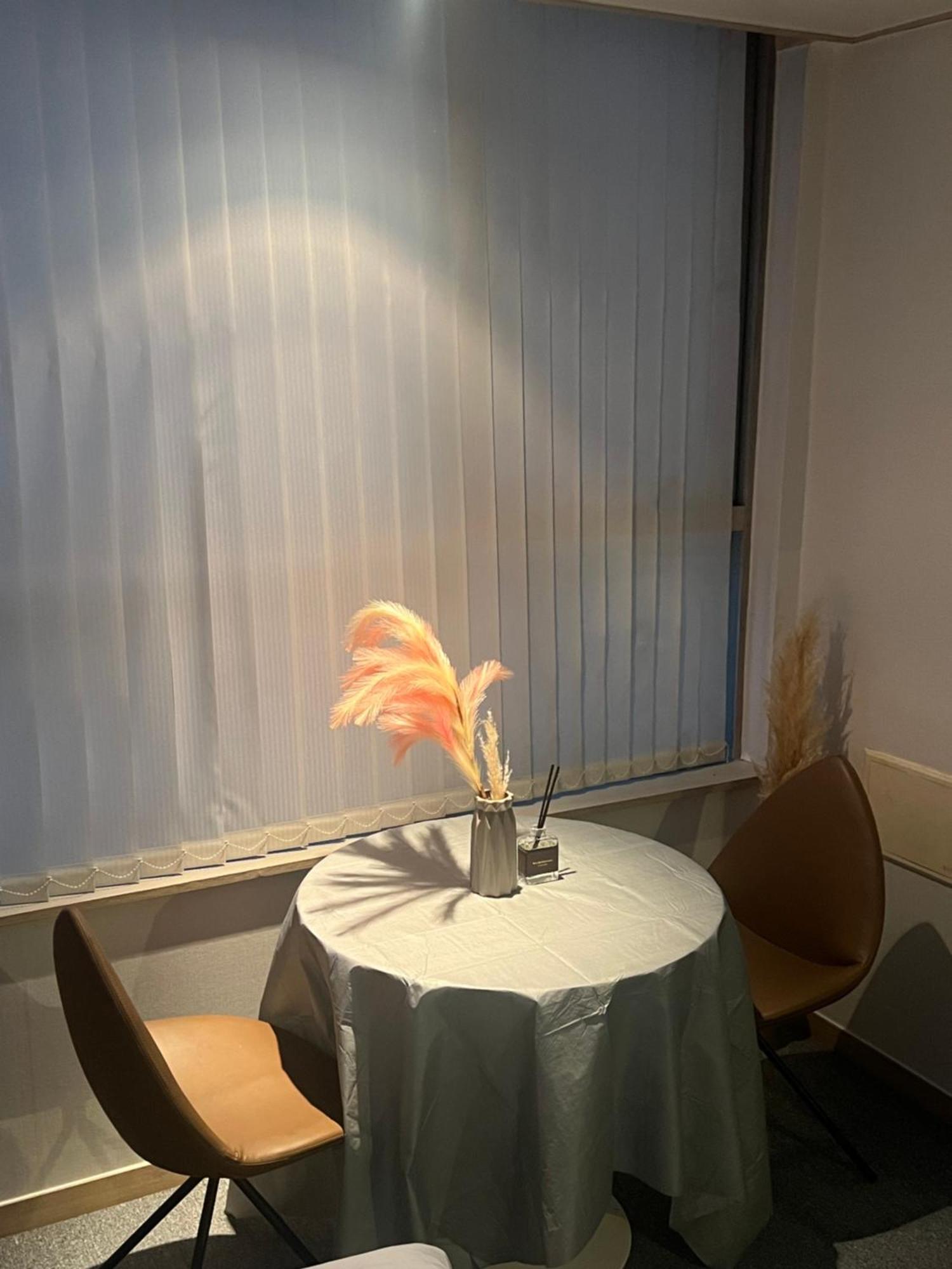 Apartment 30sec To Hapjeong St Style Twin Seoul